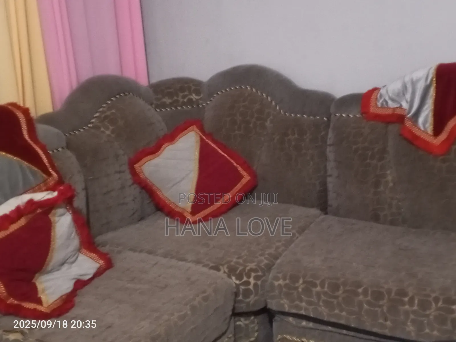 አስቸኮይ ሶፊ ሽያጭ