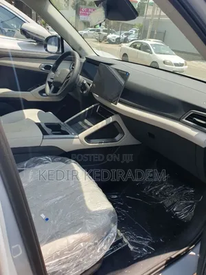 BYD Yuan Up 2025 Silver