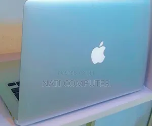 New Laptop Apple MacBook Pro 2017 8GB Intel Core I5 SSD 256GB