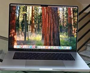 New Laptop Apple MacBook Pro M1 16GB SSD 1T