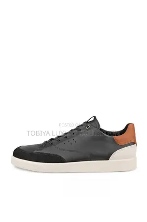 28000 Birr
Ecco Street Lite Leather Sneakers