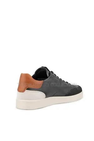 28000 Birr
Ecco Street Lite Leather Sneakers