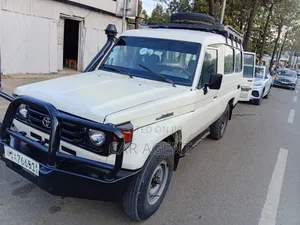 Toyota Land Cruiser 2006 White
