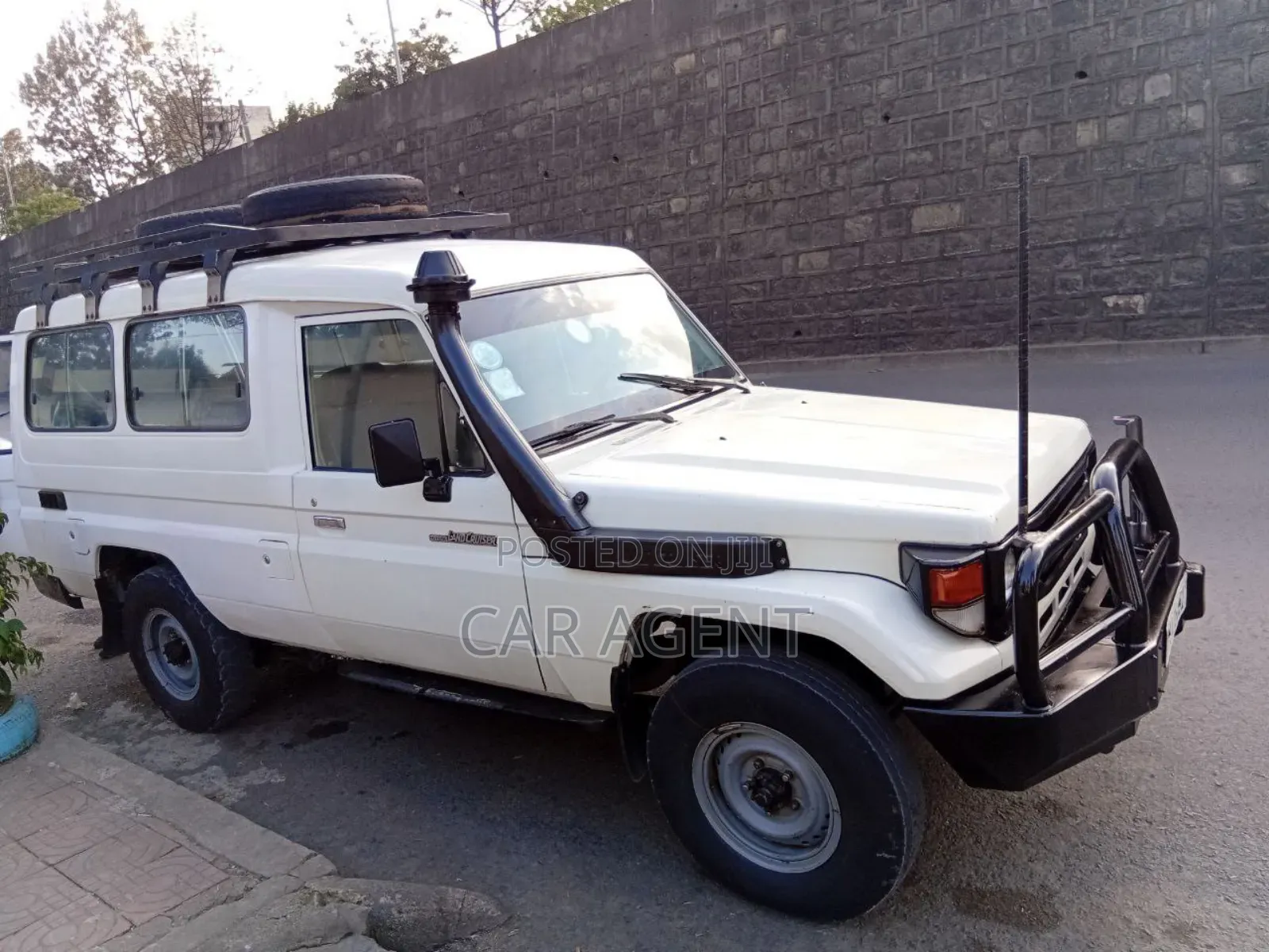 Toyota Land Cruiser 2006 White