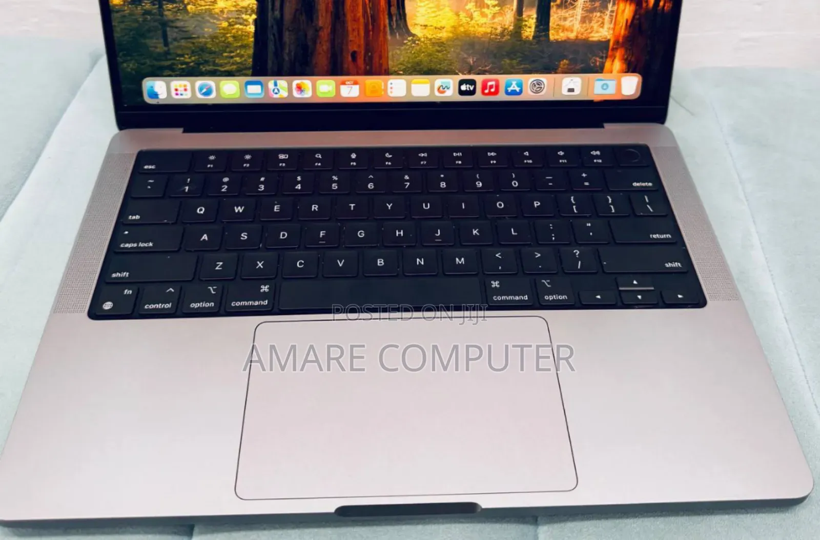 New Laptop Apple MacBook Pro M1 16GB Apple M1 Pro SSD 512GB