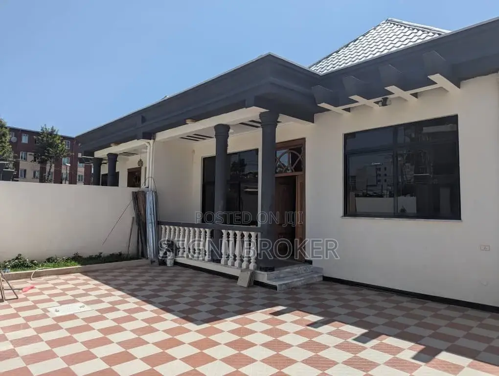 5bdrm Villa in Semet 72, Bole for sale
