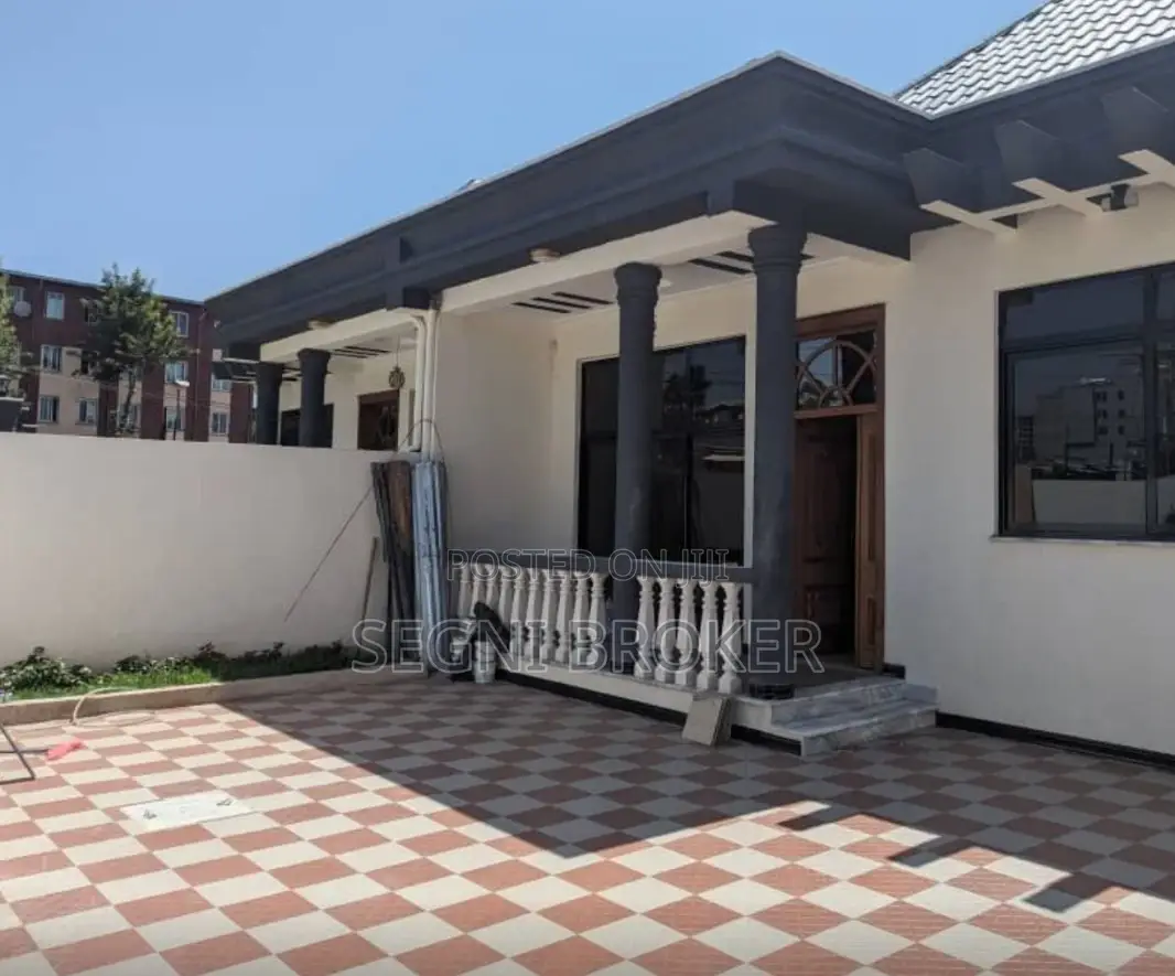 5bdrm Villa in Semet 72, Bole for sale