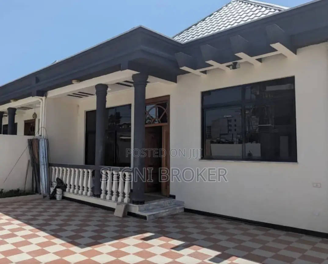 5bdrm Villa in Semet 72, Bole for sale