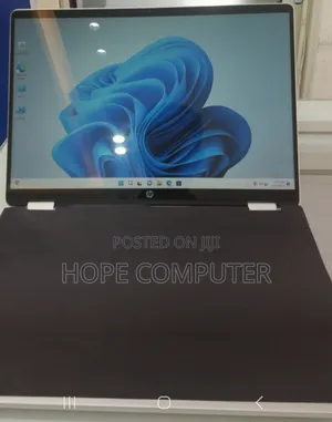 Photo - New Laptop HP OmniBook 5 14" 16GB Intel Core I7 SSD 1T