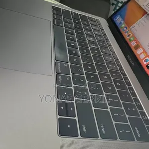 New Laptop Apple MacBook Pro 2017 8GB Intel Core I5 SSD 128GB