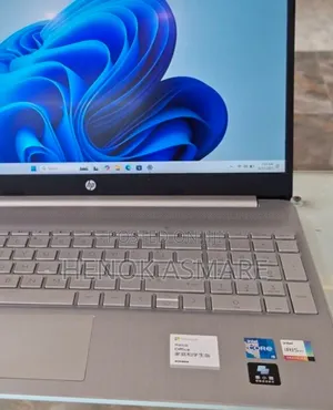 New Laptop HP Stream Notebook 8GB Intel Core I5 SSD 1T