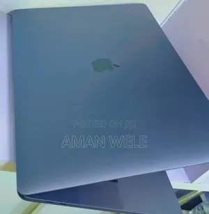 New Laptop Apple MacBook Pro 2017 16GB Intel Core I7 SSD 512GB