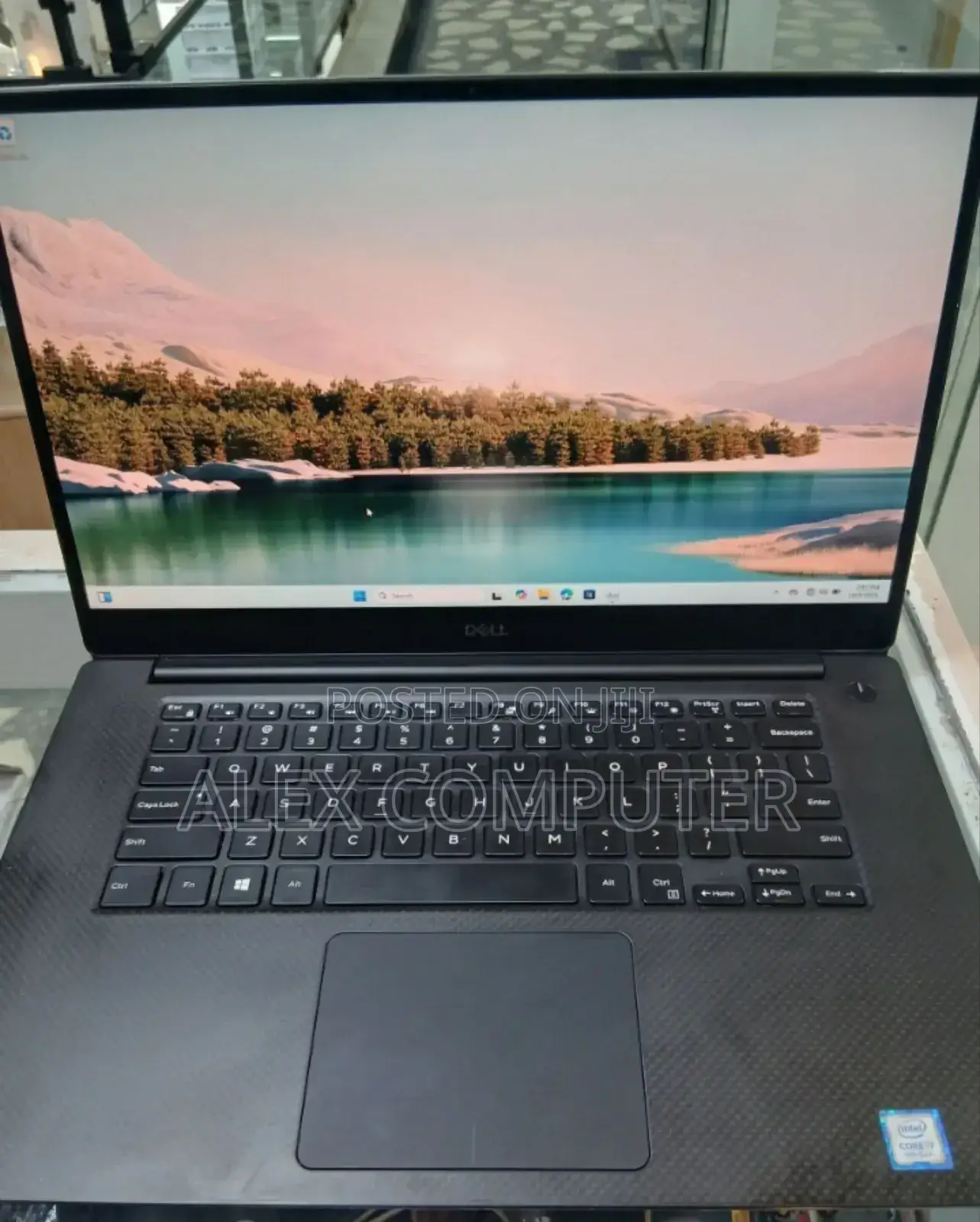 New Laptop Dell Precision 5540 24GB Intel Core I7 SSD 1T