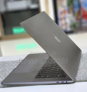 New Laptop Apple MacBook Pro 2017 16GB Intel Core I7 SSD 512GB