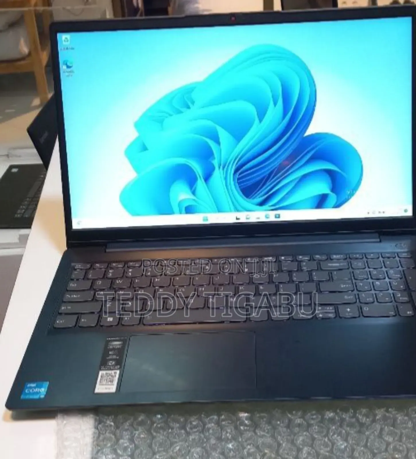 New Laptop Lenovo Ideapad 3 8GB Intel Core I3 SSD 256GB