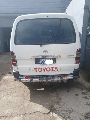 Toyota HiAce 2011 White