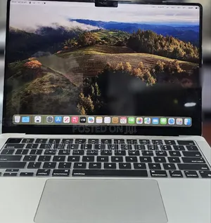 New Apple MacBook Air 2024 M3 13-Inch 8GB Intel Core I7 SSD 512GB
