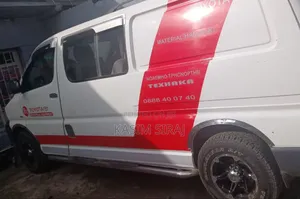 Toyota HiAce 2011 White