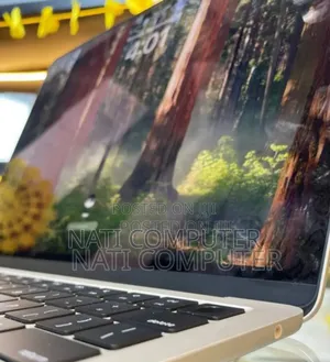 Photo - New Laptop Apple MacBook Air 2022 M2 8GB Intel Core i7 SSD 256GB