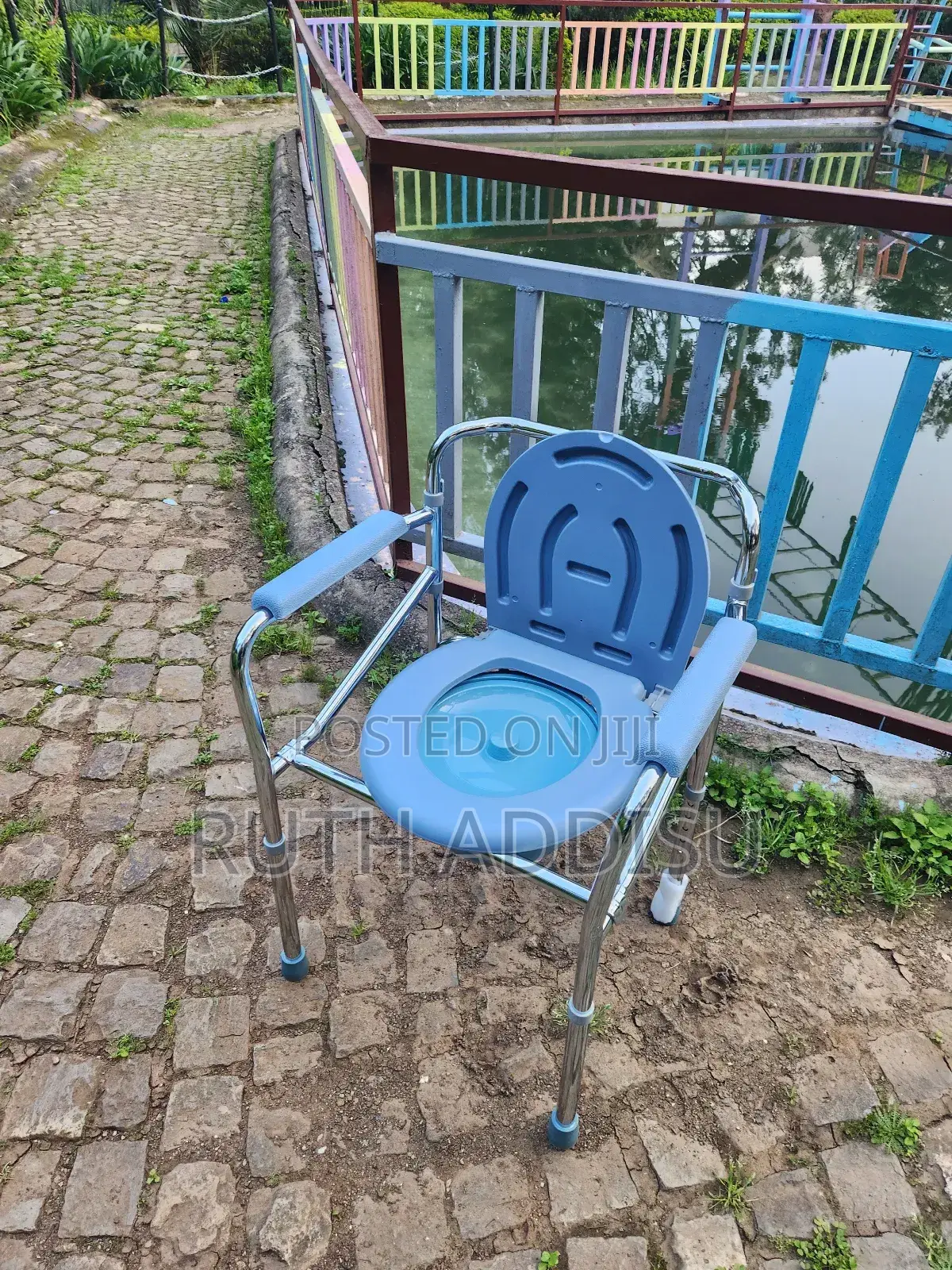 Toilet Chair會上adjustable Height麵團commode Chair重新toilet Chair考量poty