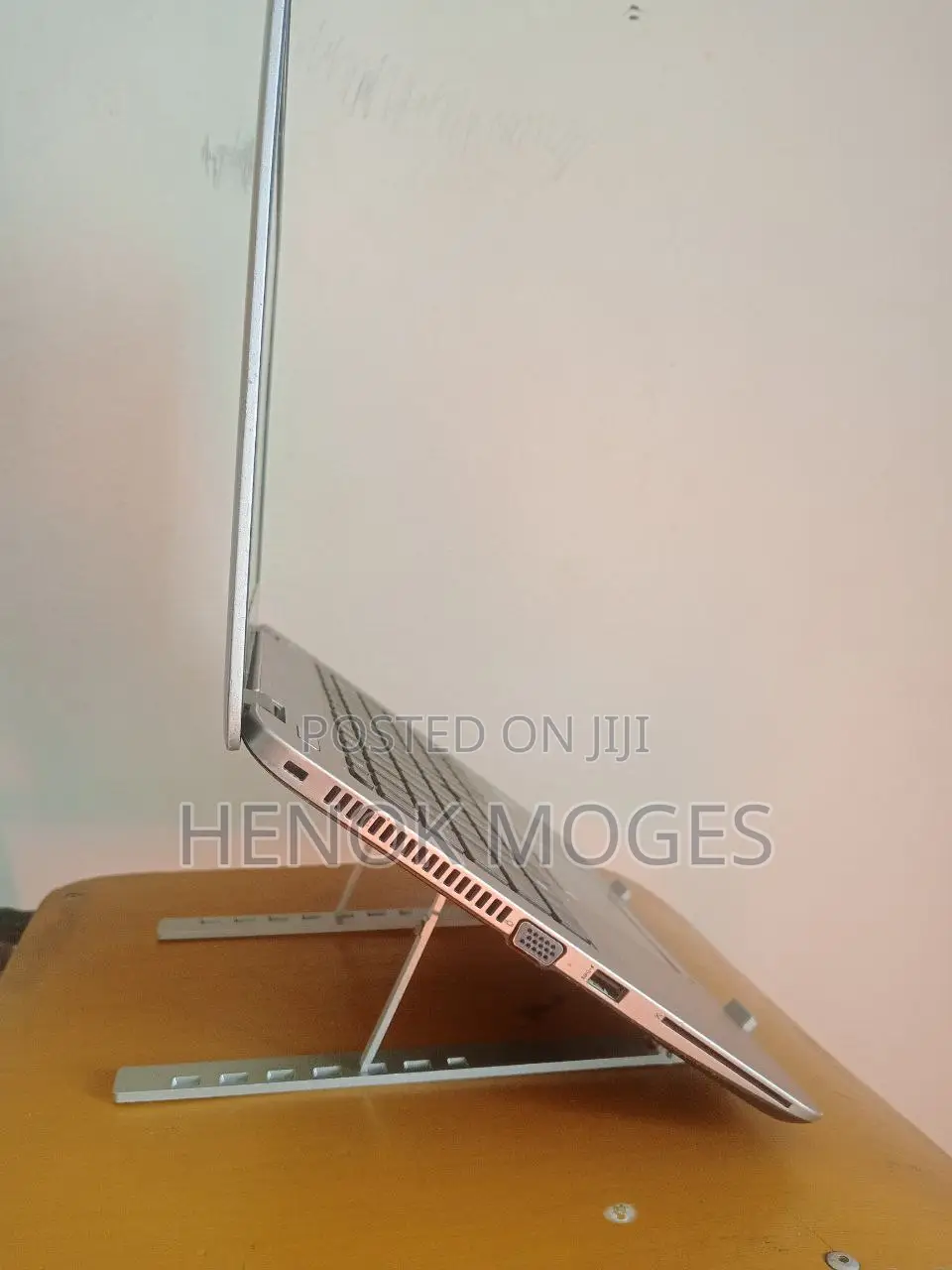 High Quality Laptop Stand(10-15.6 Inch)