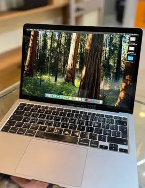 New Laptop Apple MacBook 2020 8GB Intel Core I5 SSD 256GB