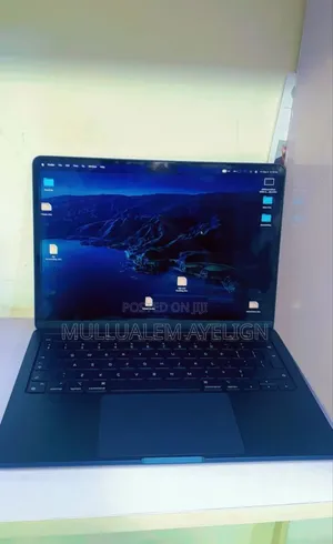 Photo - New Laptop Apple MacBook Air 2022 M2 8GB Apple M2 SSD 256GB