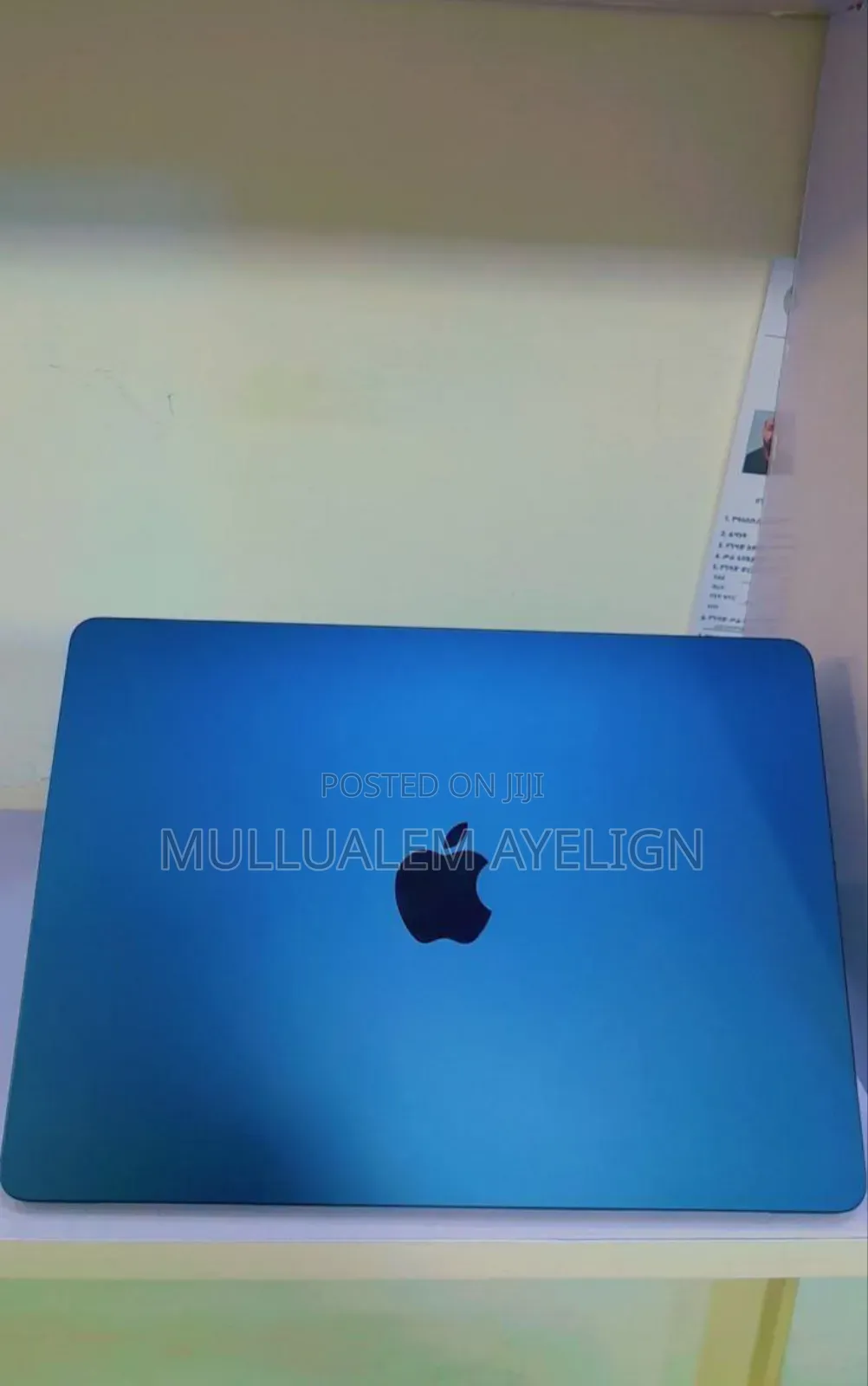 New Laptop Apple MacBook Air 2022 M2 8GB Apple M2 SSD 256GB