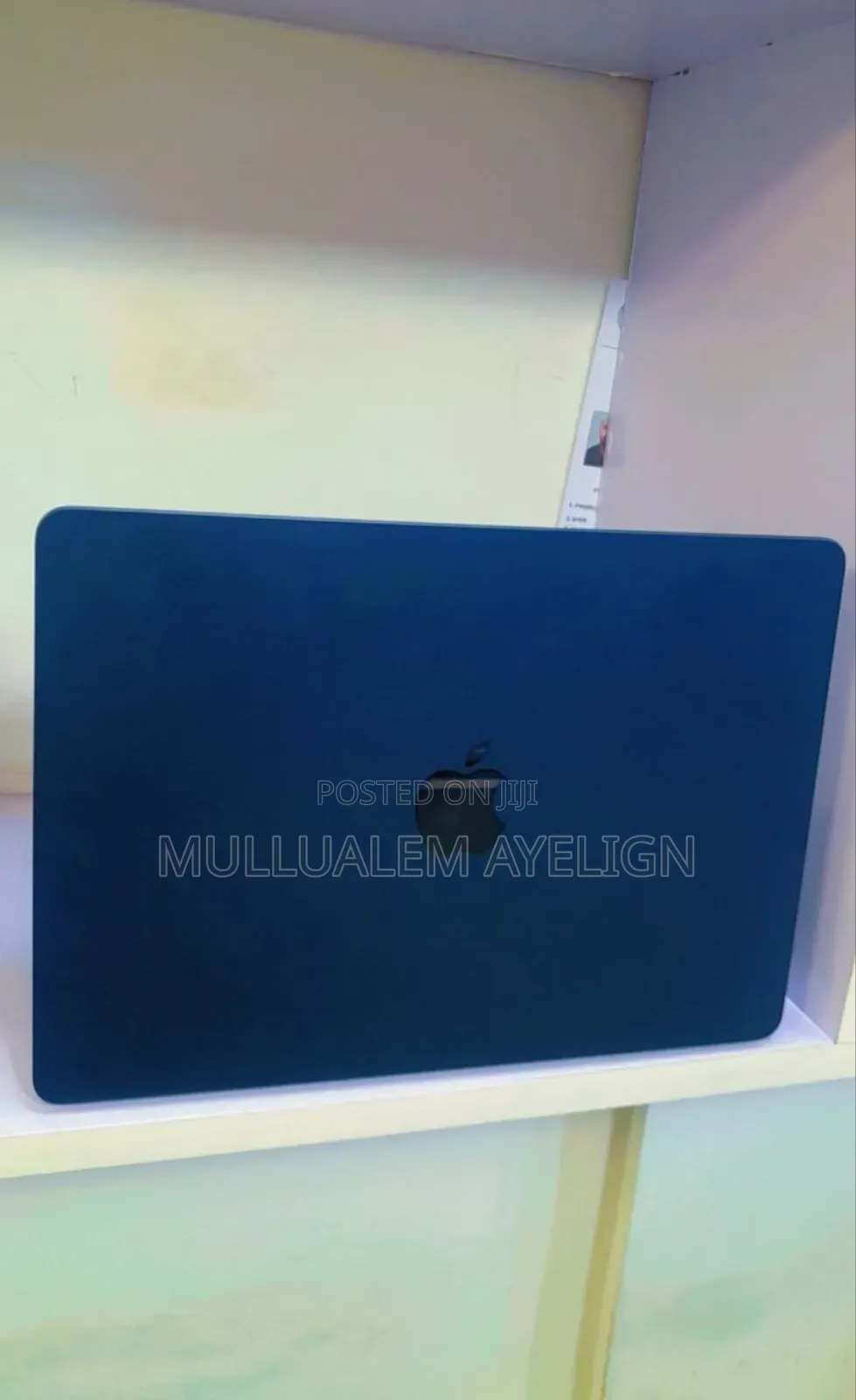 New Laptop Apple MacBook Air 2022 M2 8GB Apple M2 SSD 256GB