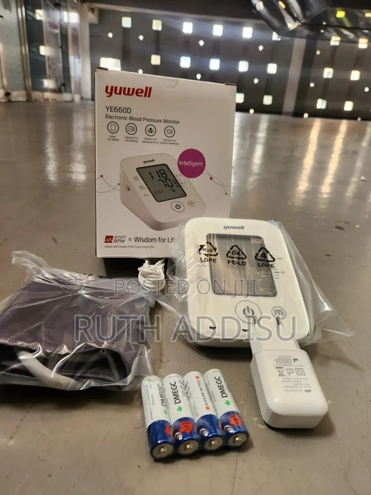 Digital Yuwell Blood Pressuer Monitor痛苦brand New Medical Bp Monitor