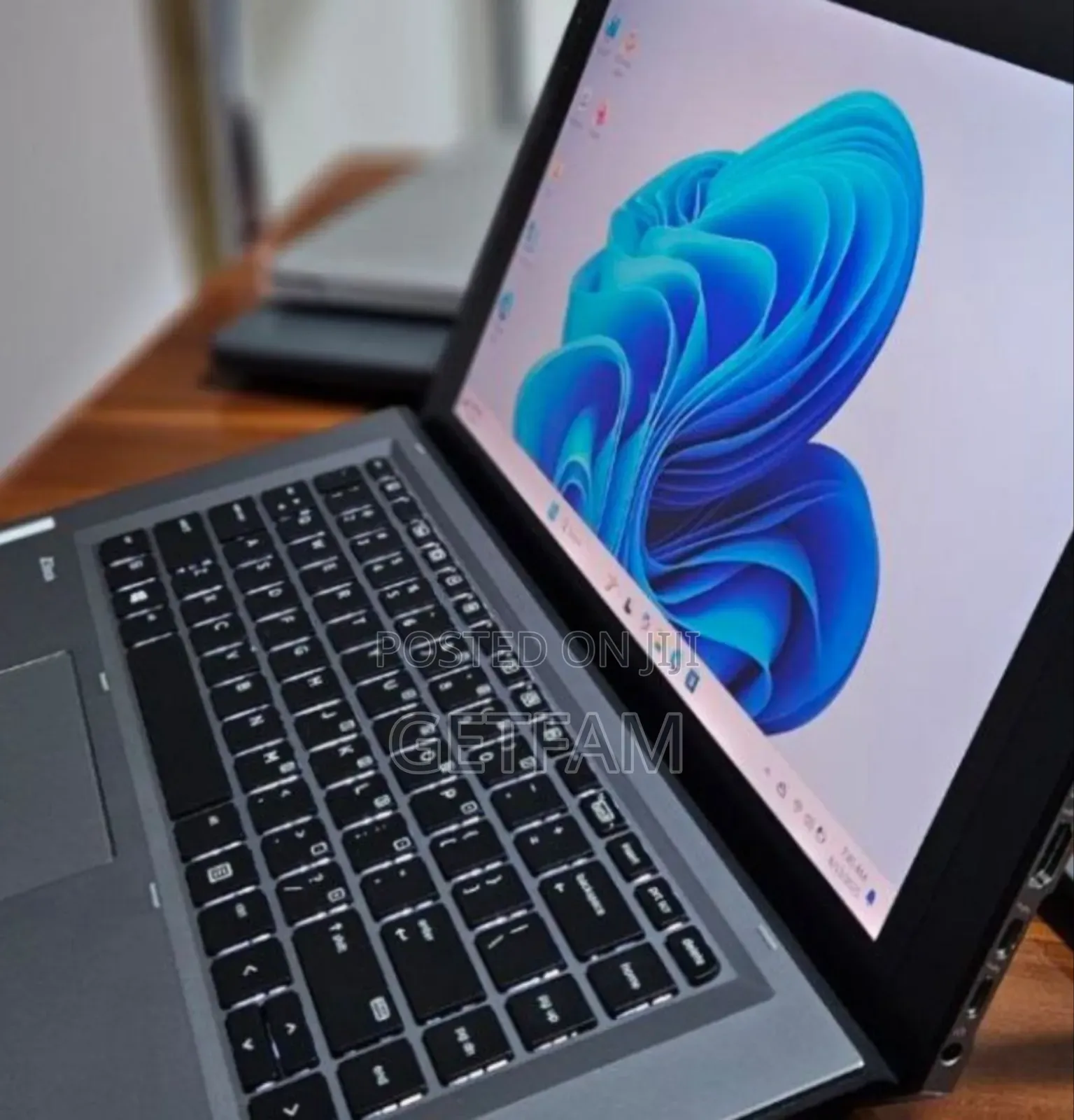 New Laptop HP ZBook Fury 17 G7 32GB Intel Core I7 SSD 512GB