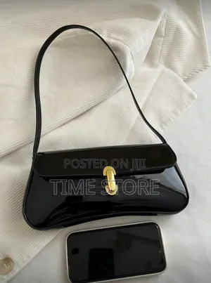 Women's Vintage Faux Oiled Leather Flap Decor Suitable for Dating,