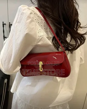 Photo - Women's Vintage Faux Oiled Leather Suitable for Dating, Outing, Party