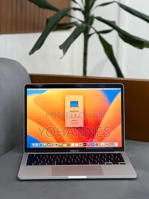 Photo - New Laptop Apple MacBook Air 2022 M2 8GB Intel Core 5 SSD 256GB