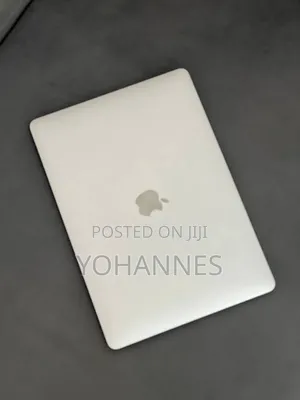 New Laptop Apple MacBook Air 2022 M2 8GB Intel Core 5 SSD 256GB