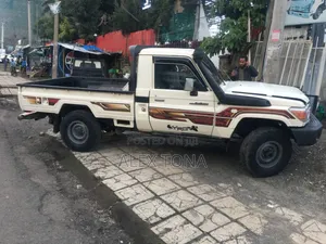 Toyota Hilux 2011 Gold