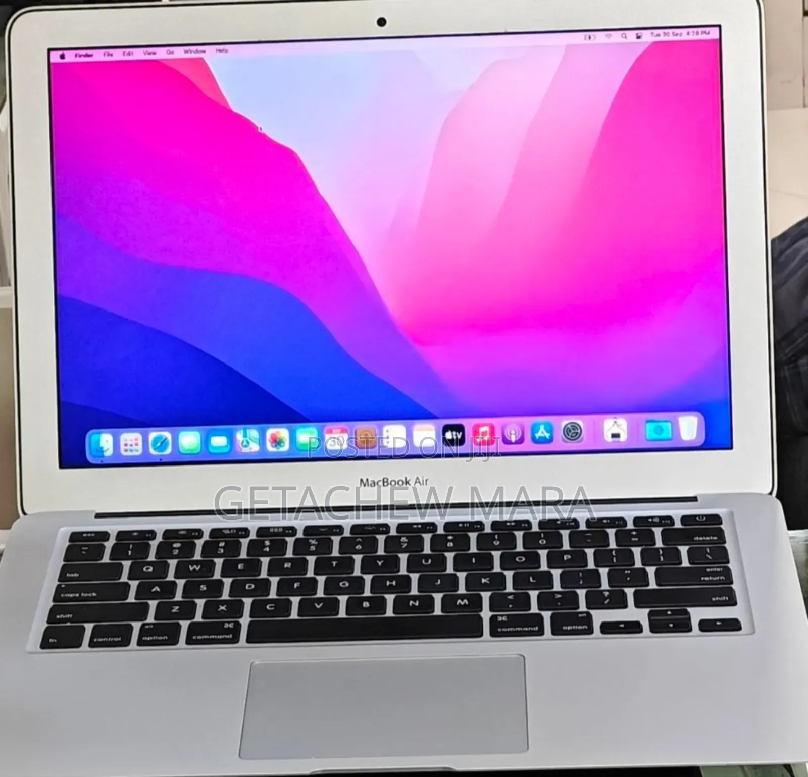 New Laptop Apple MacBook Pro 2017 8GB Intel Core I5 SSD 256GB