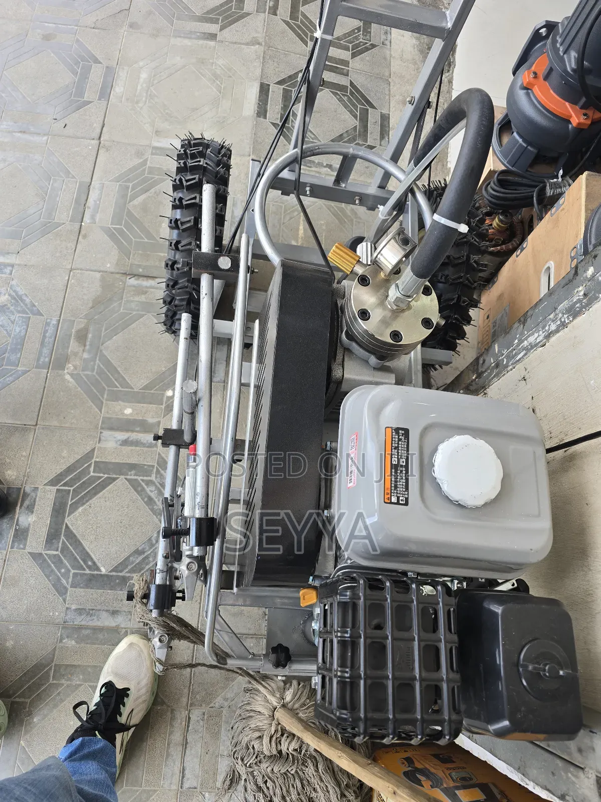 Zebra Painter/አስፋልት መቀብያ