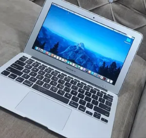Photo - New Laptop Apple MacBook Air 4GB Intel Core I5 SSD 128GB