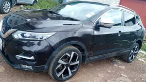 Nissan Qashqai 2018 Brown