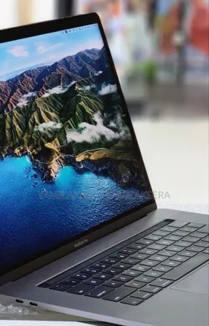 New Laptop Apple MacBook Pro 2017 16GB Intel Core I7 SSD 512GB