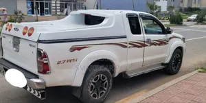 Toyota Hilux 2013 White