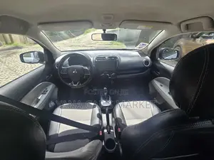 Mitsubishi Attrage 2021 Silver