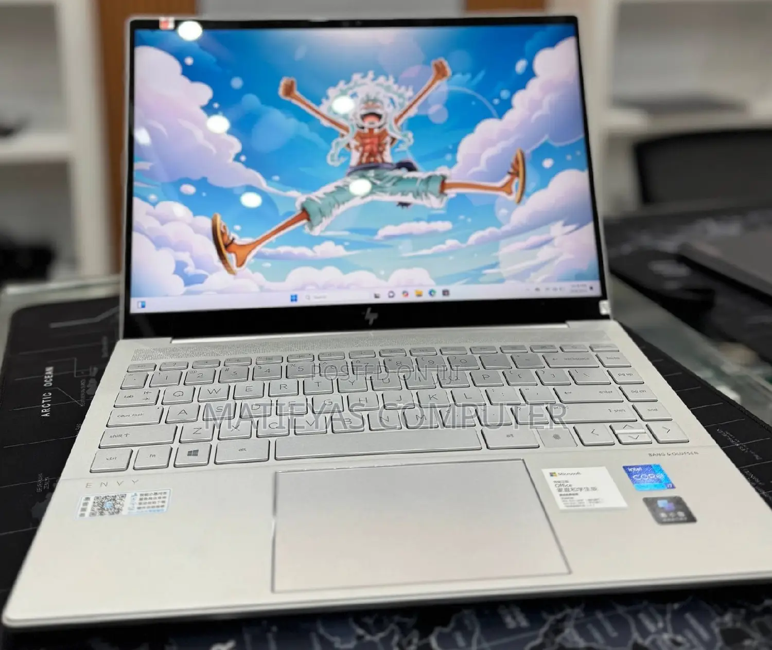 New Laptop HP Envy 14 8GB Intel Core I7 SSD 256GB