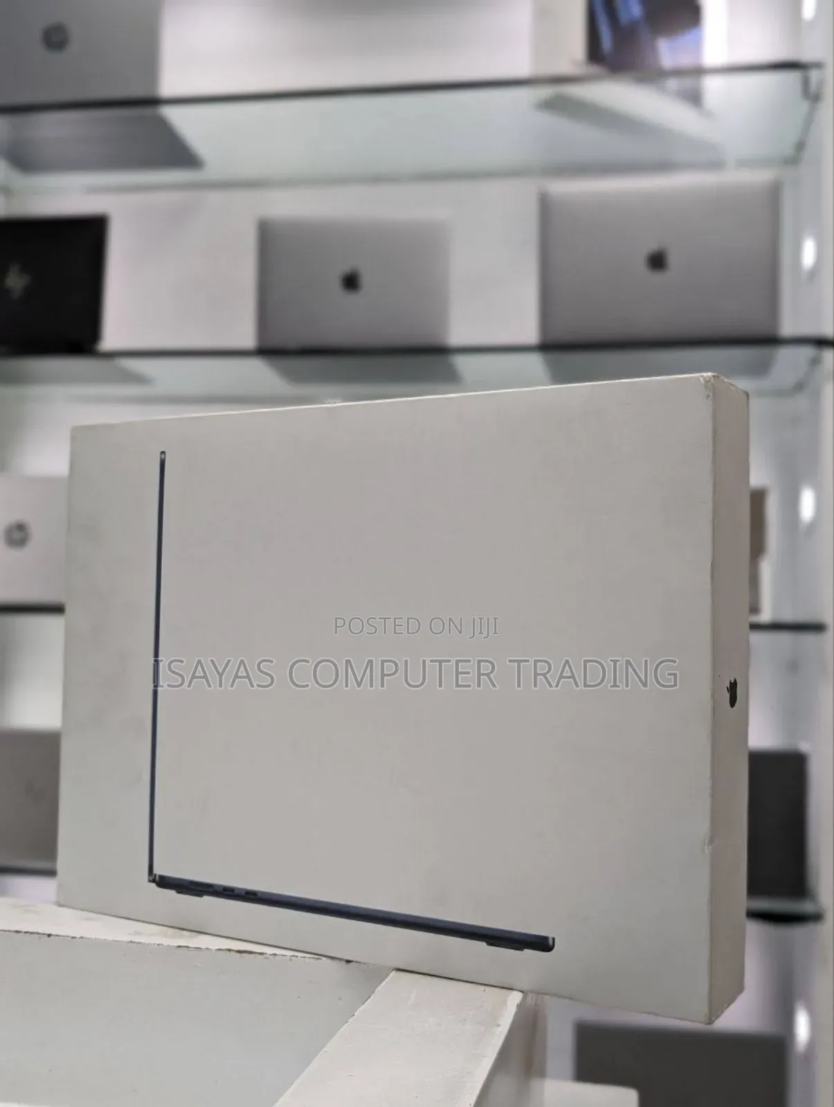 New Laptop Apple MacBook Air 2022 M2 8GB SSD 256GB