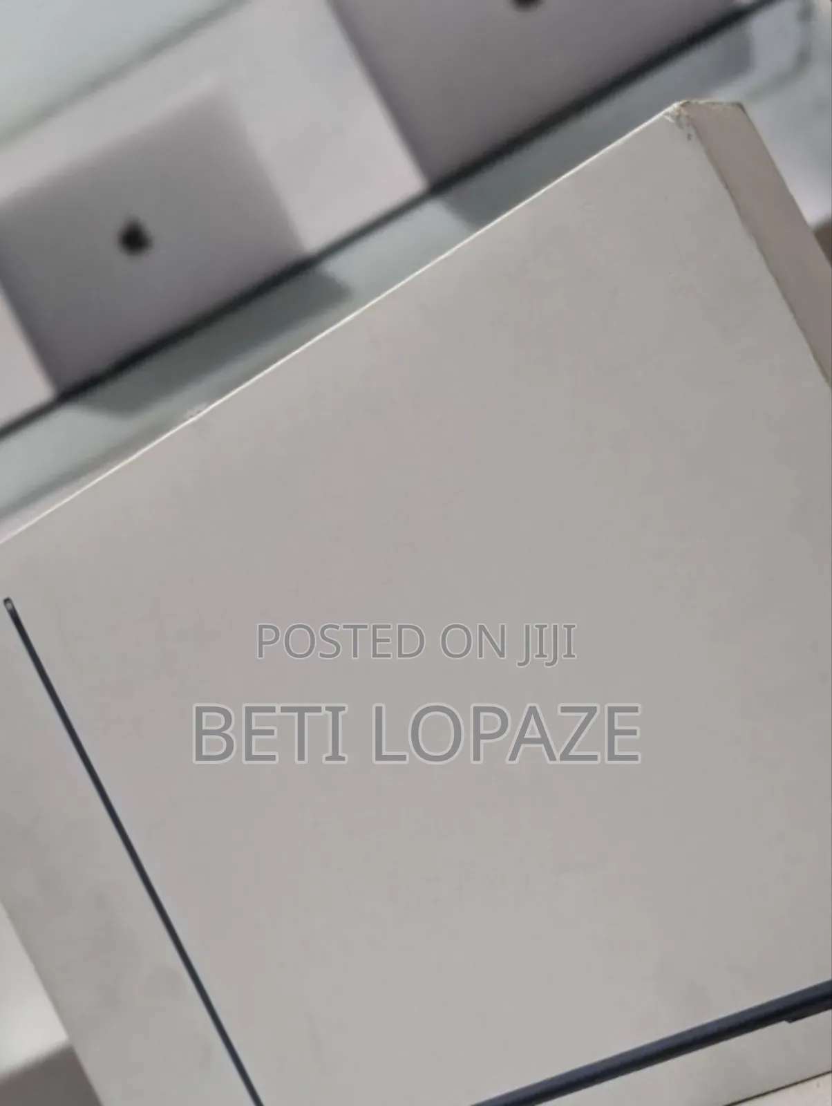 New Laptop Apple MacBook Air 2022 M2 16GB Intel Core I5 SSD 256GB