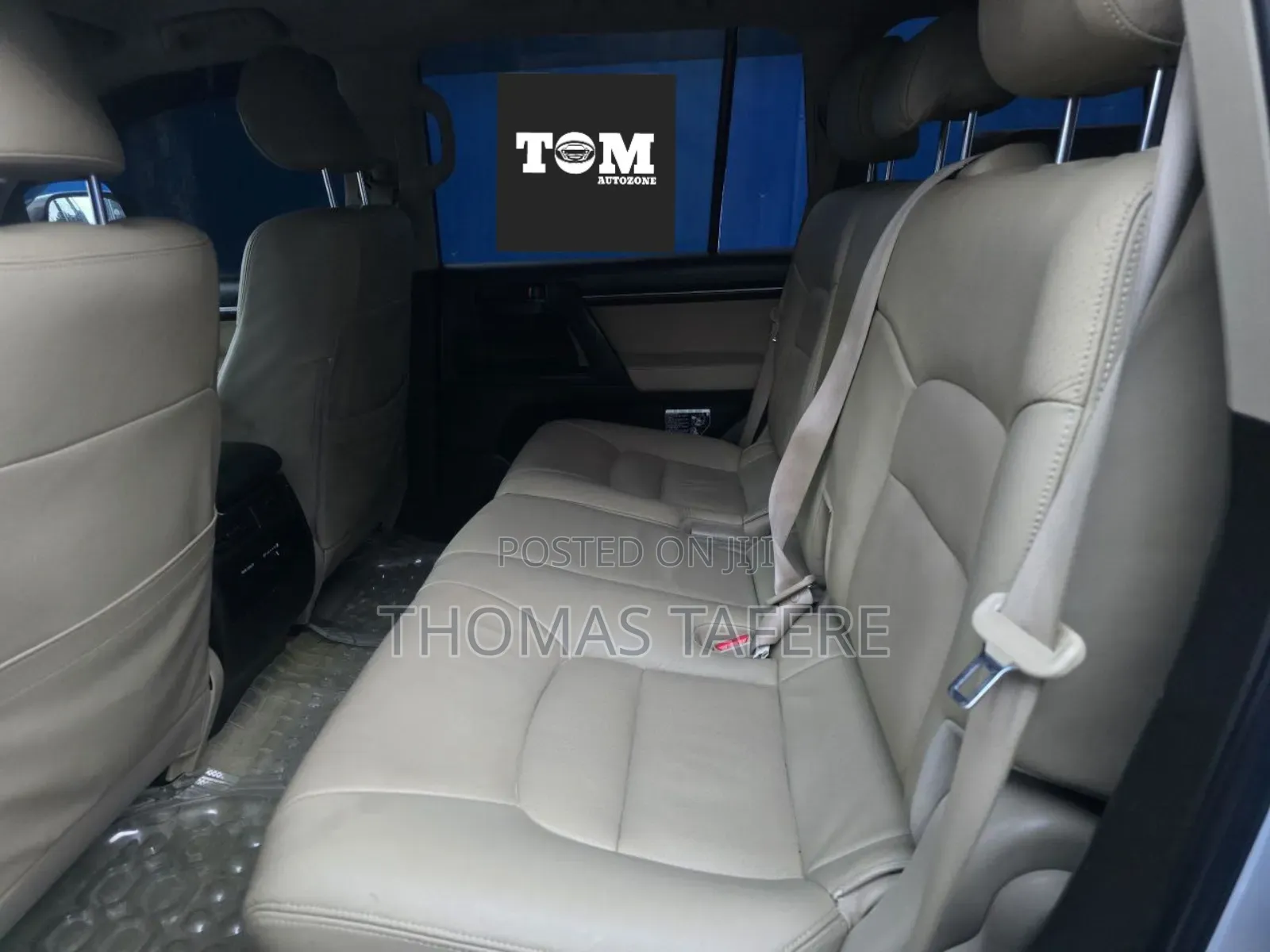 Toyota Land Cruiser 2011 Silver