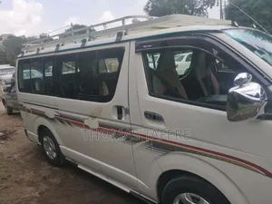 Toyota HiAce 2007 White