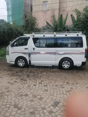 Toyota HiAce 2007 White