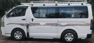 Toyota HiAce 2007 White